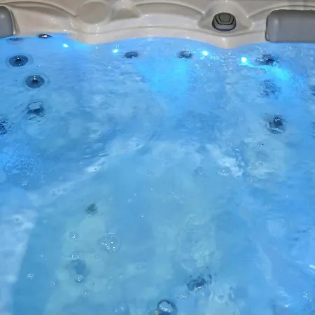 Villa Unique! Jacuzzi Prive 35°c + Cinema Entiere